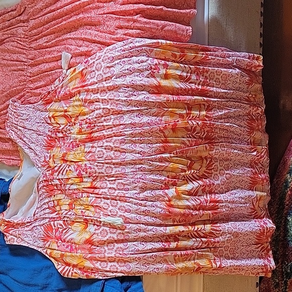 3 XL womens old navy (2) short dresses and (1) blue romper - Picture 2 of 5